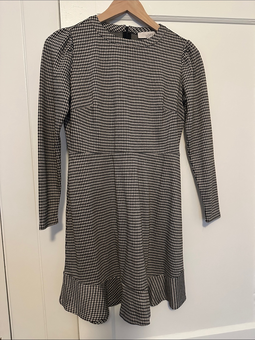 LOFT Black and White Houndstooth Long Sleeve Dress